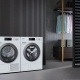 Wäschetrockner mit Waschmaschine in moderner Wohnung